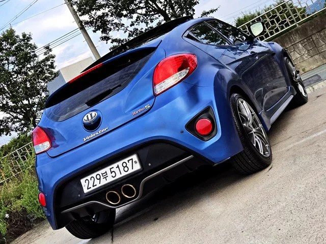 Hyundai Veloster