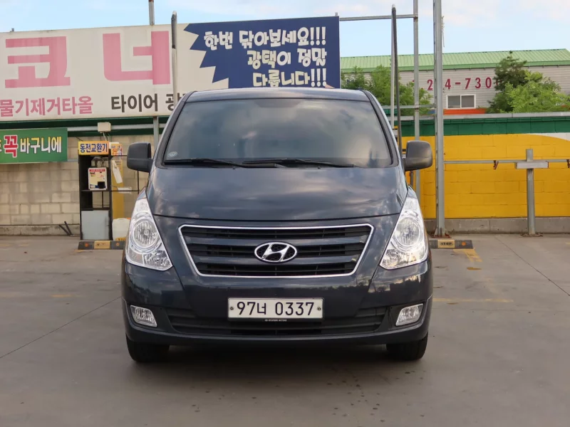 Hyundai Starex