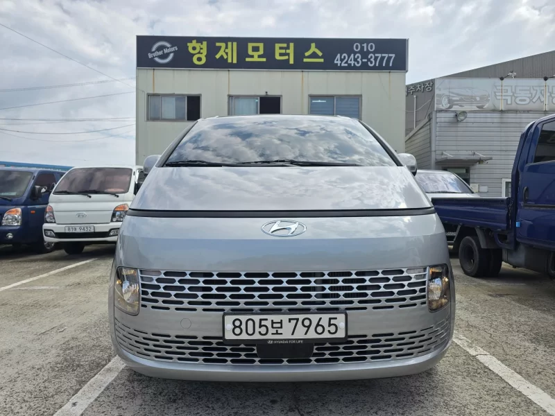 Hyundai Staria