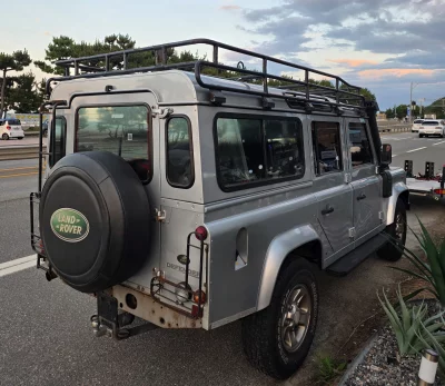 Land Rover DEFENDER