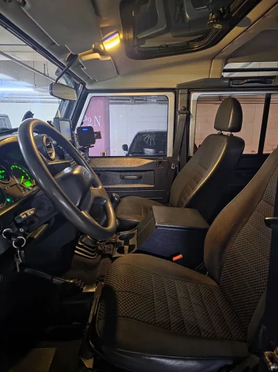 Land Rover DEFENDER