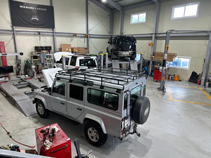 Land Rover Defender