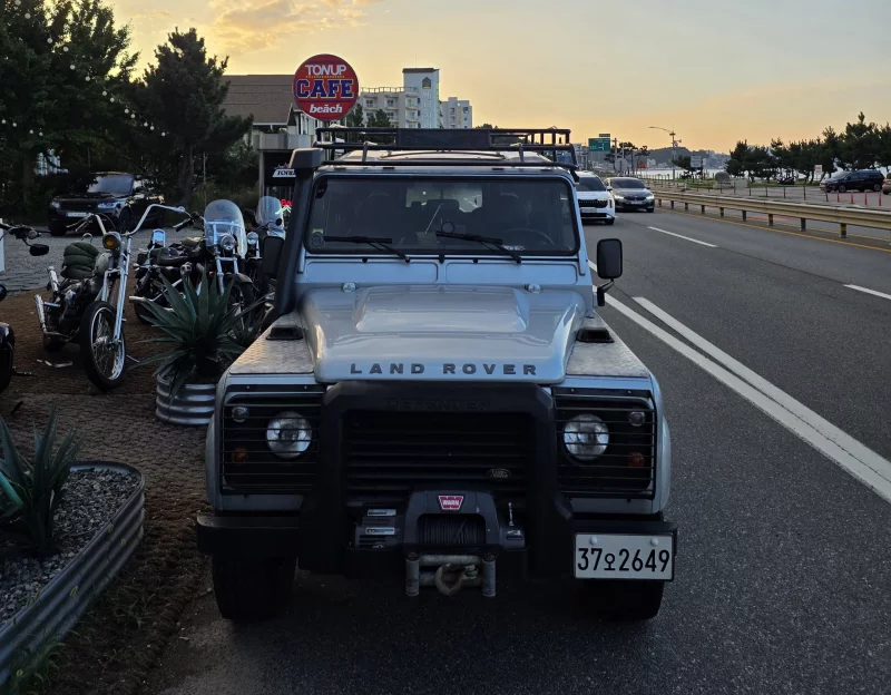 Land Rover DEFENDER