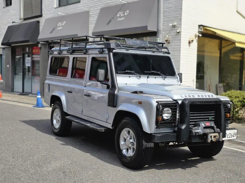 Land Rover Defender