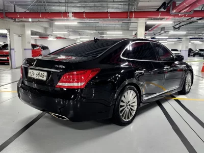 Hyundai Equus