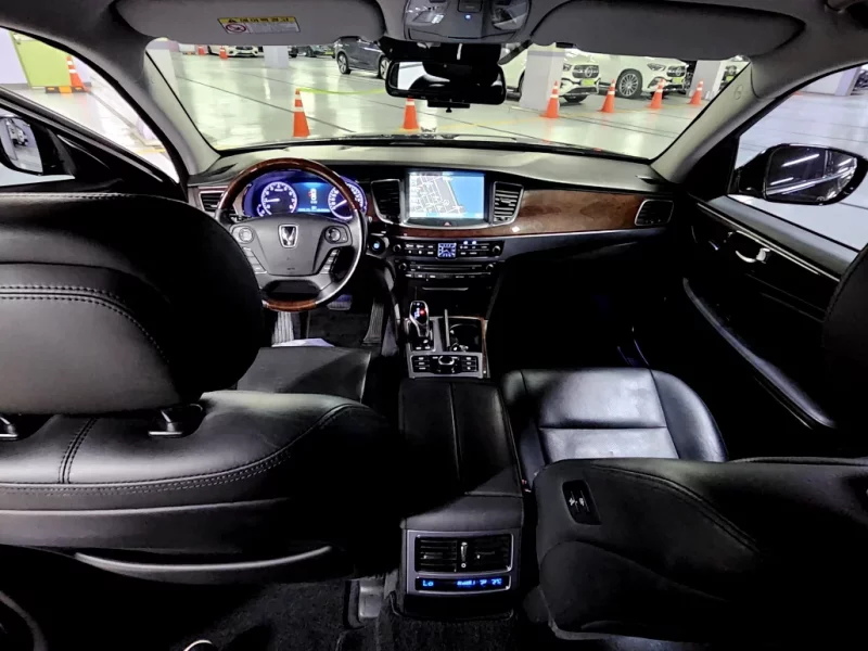 Hyundai Equus