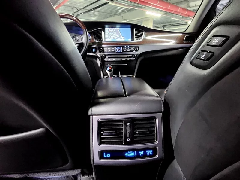 Hyundai Equus