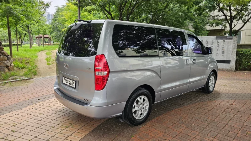 Hyundai Starex