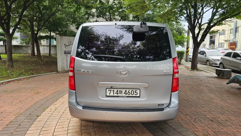 Hyundai Starex