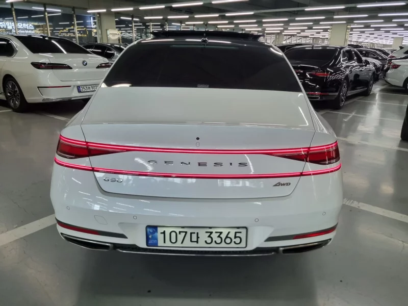 Genesis G90