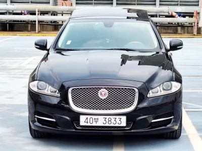 Jaguar XJ