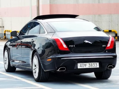 Jaguar XJ