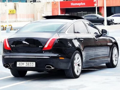 Jaguar XJ