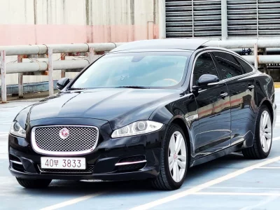 Jaguar XJ