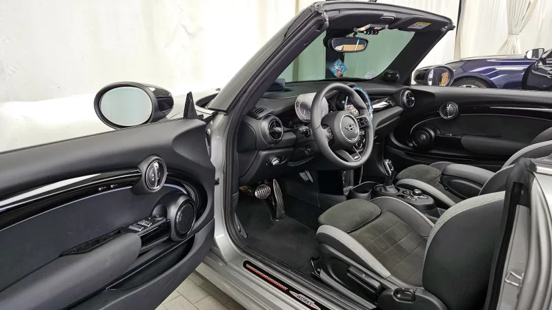 MINI Cooper Convertible