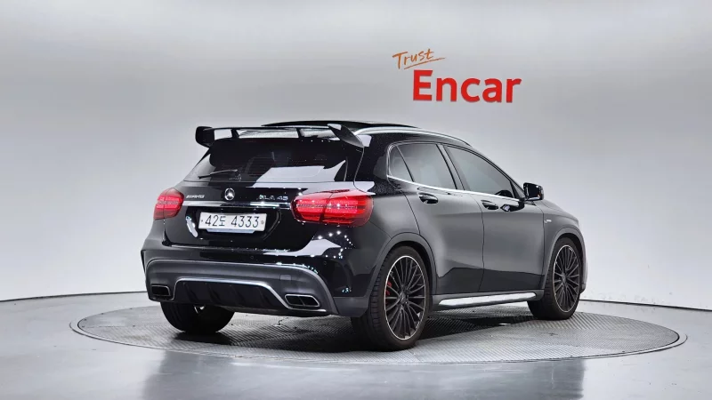 Mercedes-Benz GLA-Class