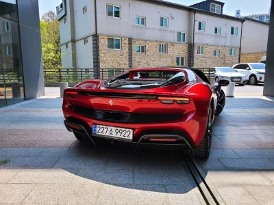 Ferrari 296