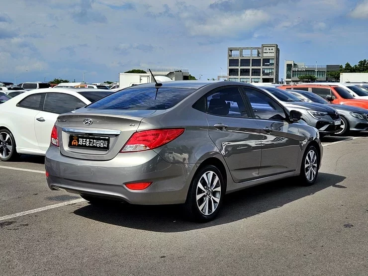 Hyundai Accent