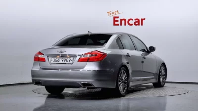 Hyundai Genesis