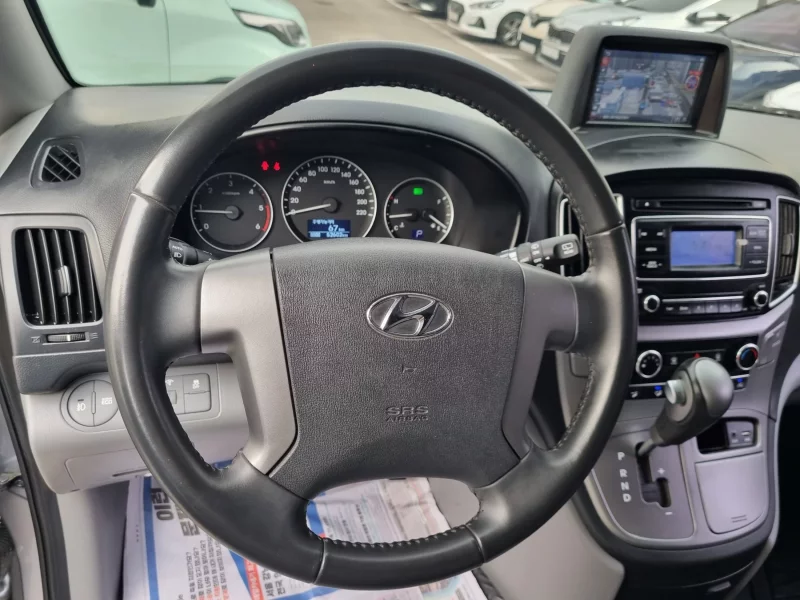 Hyundai Starex