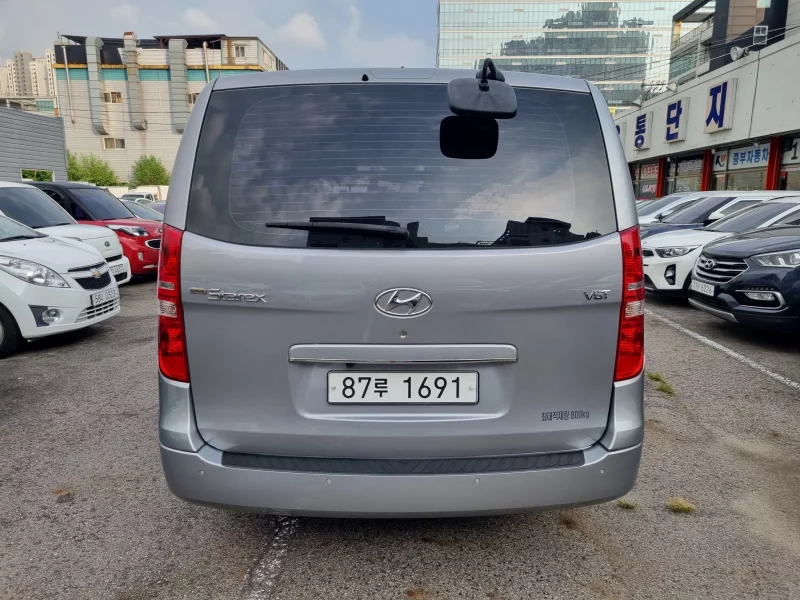 Hyundai Starex