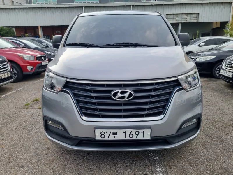 Hyundai Starex