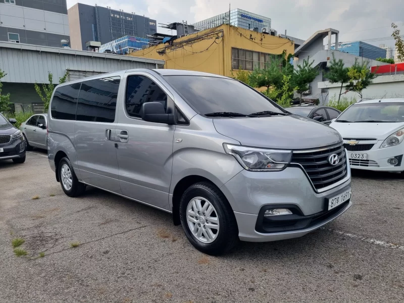 Hyundai Starex