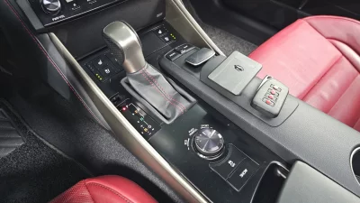 Lexus IS