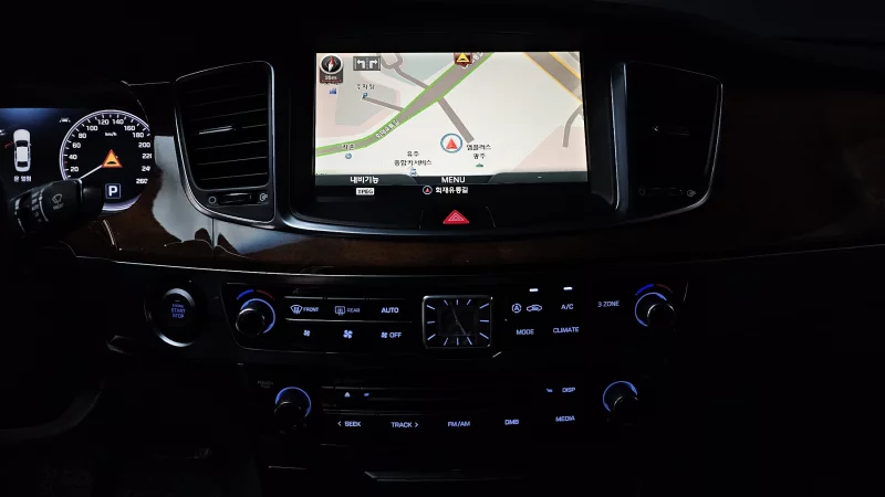 Hyundai Equus