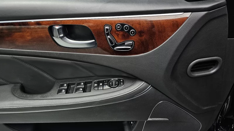 Hyundai Equus