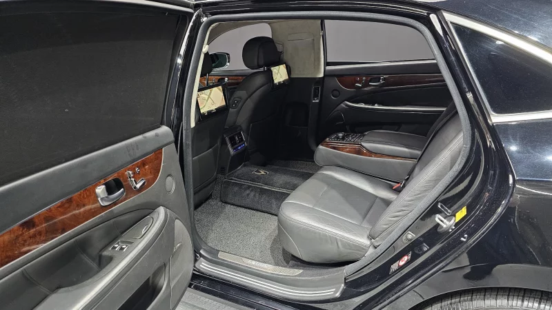 Hyundai Equus
