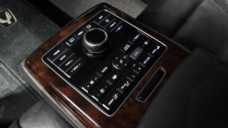 Hyundai Equus