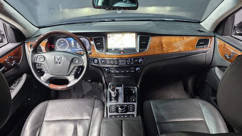 Hyundai Equus