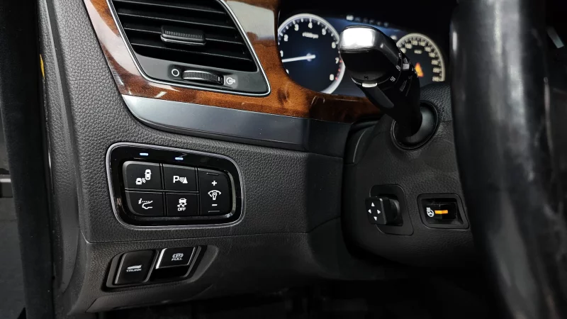 Hyundai Equus