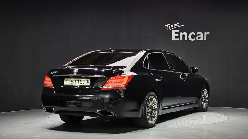 Hyundai Equus