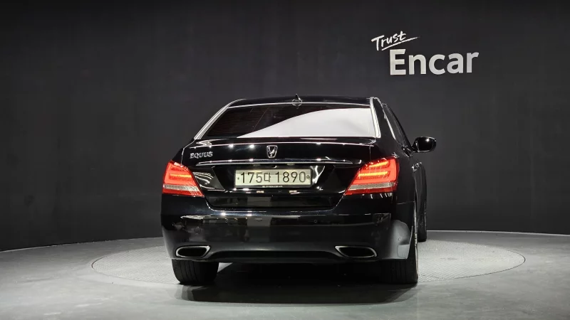 Hyundai Equus