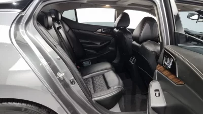 Nissan MAXIMA