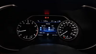 Nissan MAXIMA