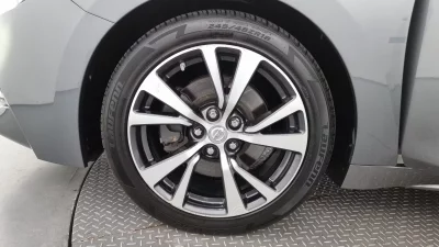 Nissan MAXIMA