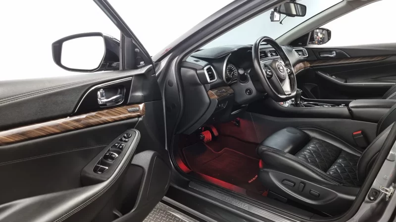 Nissan MAXIMA