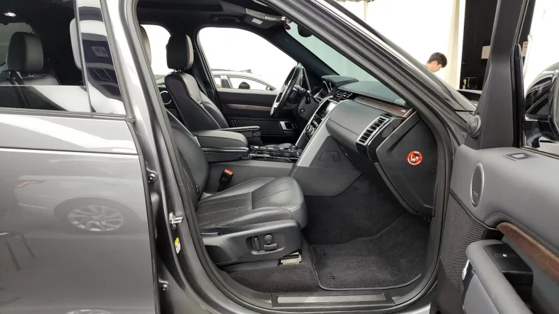 Land Rover DISCOVERY