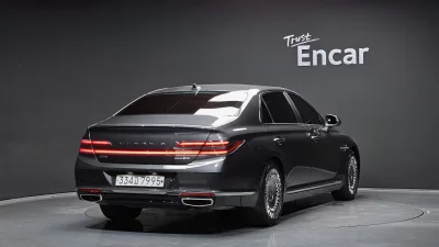 Genesis G90