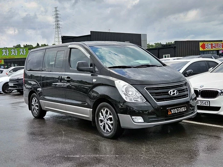 Hyundai Starex
