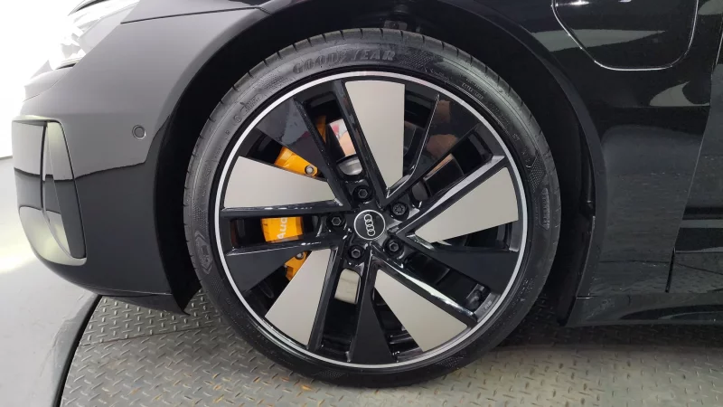 Audi E-TRON GT