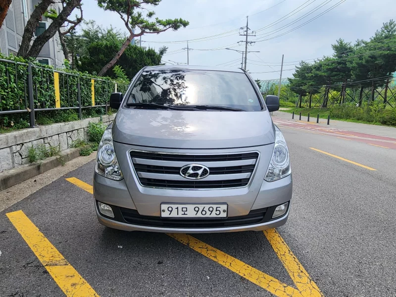 Hyundai Starex