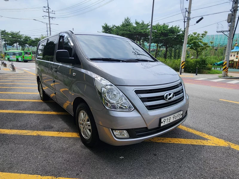 Hyundai Starex