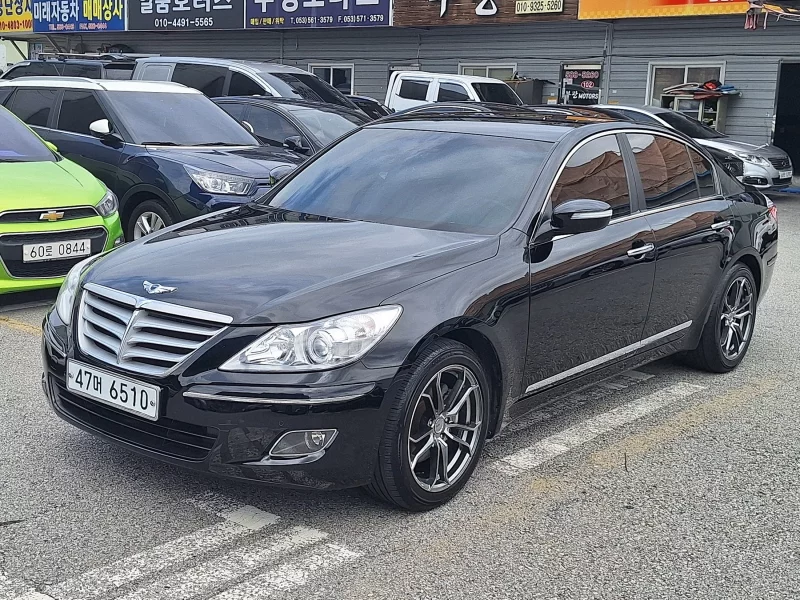 Hyundai Genesis