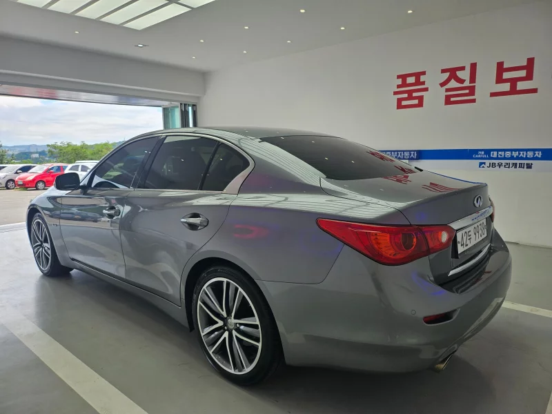 Infiniti Q50