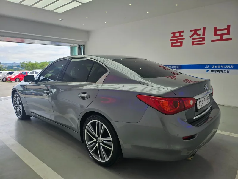 Infiniti Q50