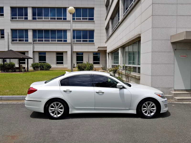 Hyundai Genesis